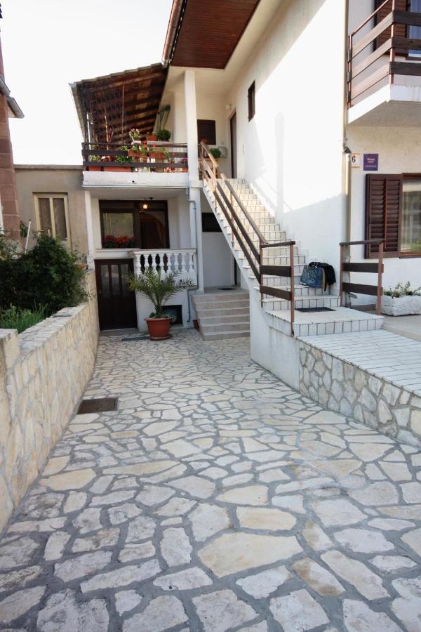 Double Room Vrbnik 5301B Ngoại thất bức ảnh